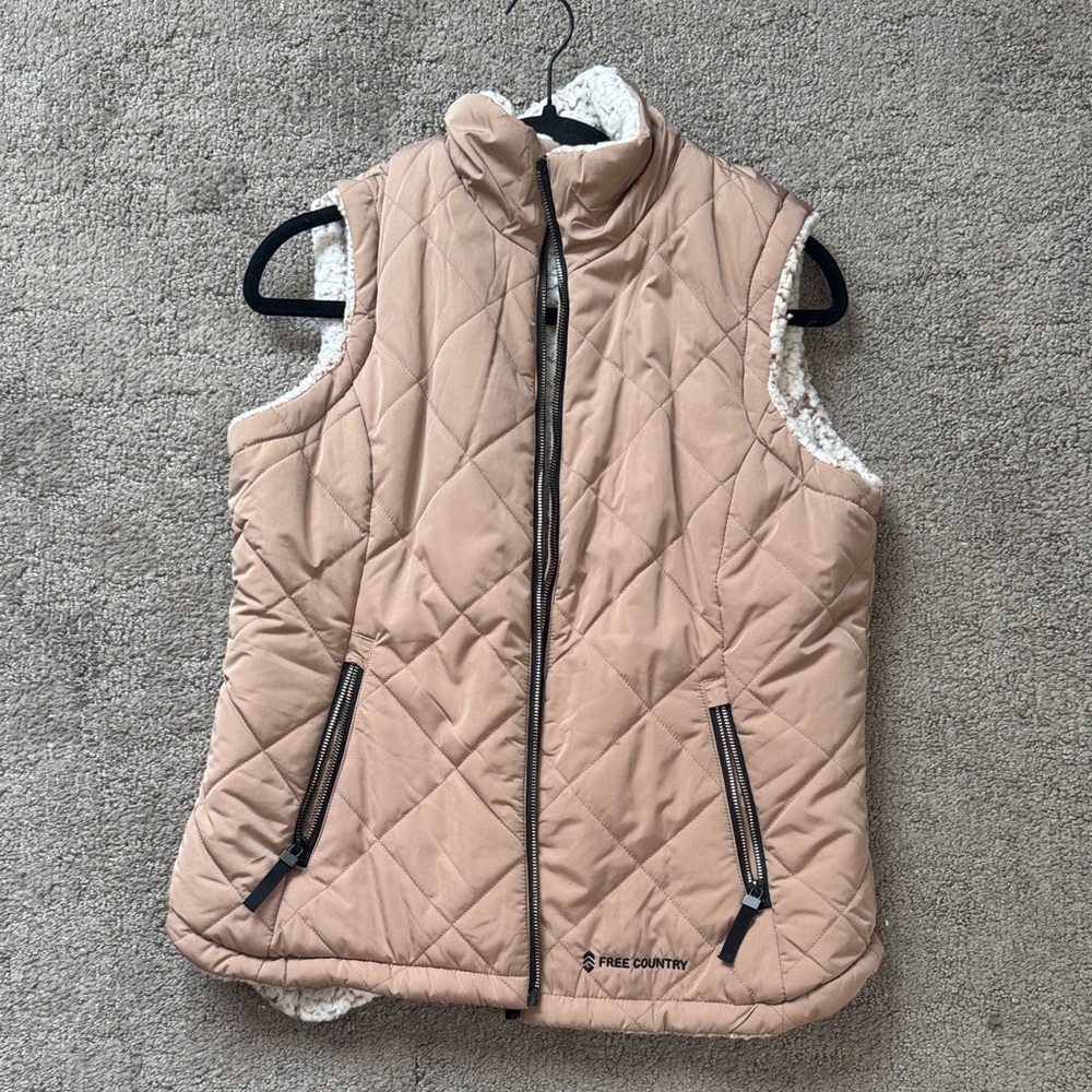 Free Country Women's Reversible Beige/Tan Quilted Vest - NWOT